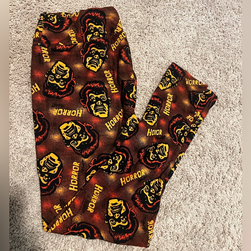 Horror print leggings